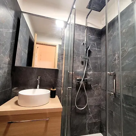 Renove 4 Pers, Centre, Balcon, Charme - Fr-1-598-174 Les Gets